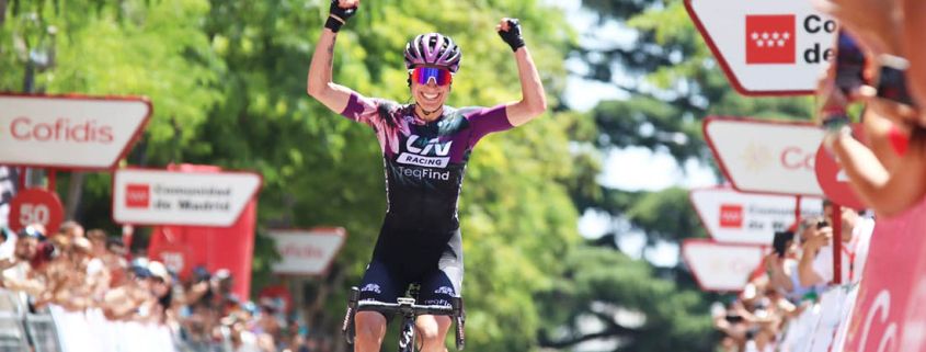 Mavi García entrando en solitario en San Lorenzo del Escorial consiguiendo su 5º título como Campeona de España