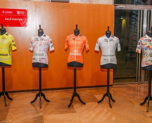 Maillots de los líderes de la Volta Comunitat Valenciana / VCV