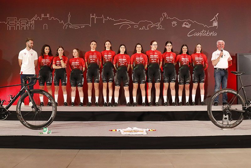 Ciclistas Júnior del CC. Meruelo / FOTO: ©ciclismo gonzalez
