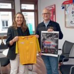 La directora de Deporte, Susana Ruiz, y el director de Sportpublic organizador del Circuito Montañés, Domingo Agudo. Foto: Oficina de comunicación