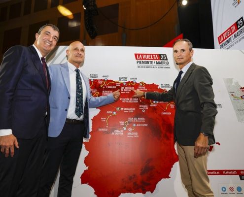 Personalidades de ambos Ayuntamientos en la presentación de la prueba en Madrid. FOTO: ©ciclismo gonzalez