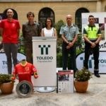 De izquierda a derecha: Gerardo de la Cruz López, Rubén Lozano, Pilar Martín, Juan Antonio Jiménez y el acompañante y conductor de la Guardia Civil fueron las personalidades que presidieron el acto. FOTO: Diputación de Toledo