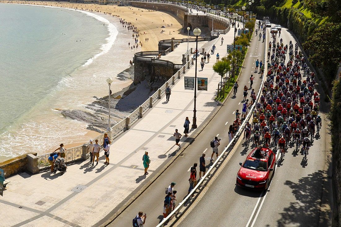 La Clásica de San sebastián a su paso por el paseo de La Concha. Foto de archivo / ©ciclismo gonzalez