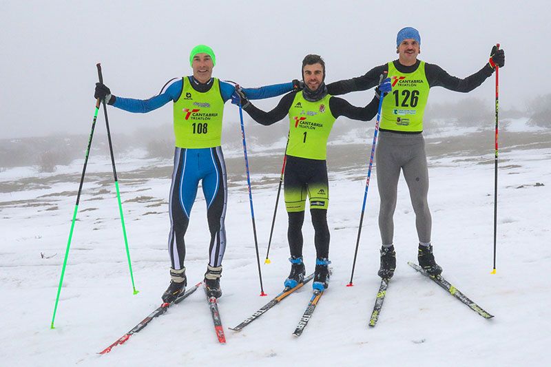 Los tres primeros en la categoría absoluta en el Duatlón de Invierno Alto Campoo. FOTO: ©Photo Sport Ciclismo Gonzalez