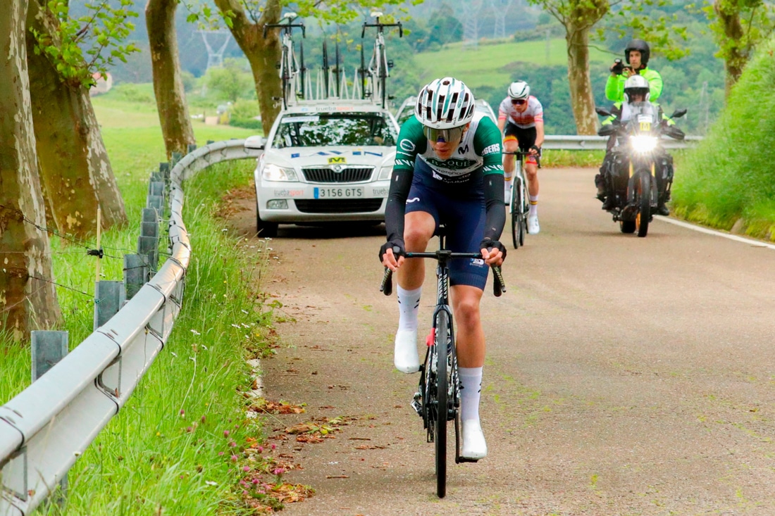 Raúl López apunto de ser cazado por Benjamín Noval. FOTO: ©photo sport ciclismo gonzalez