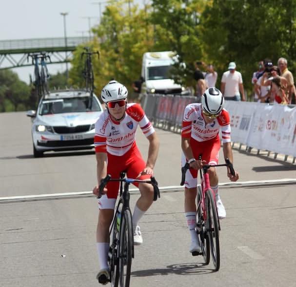 Carlos Quintana y Sergio Turuelo entrando en meta en la contrarreloj/FCC