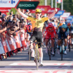 Matthew Brennan (Visma‑Lease a Bike) celebrando la victoria / La Vuelta