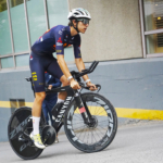 Raúl López saliendo a entrenar los días previos a la contrarreloj de los mundiales de Montreal. Foto: RFEC