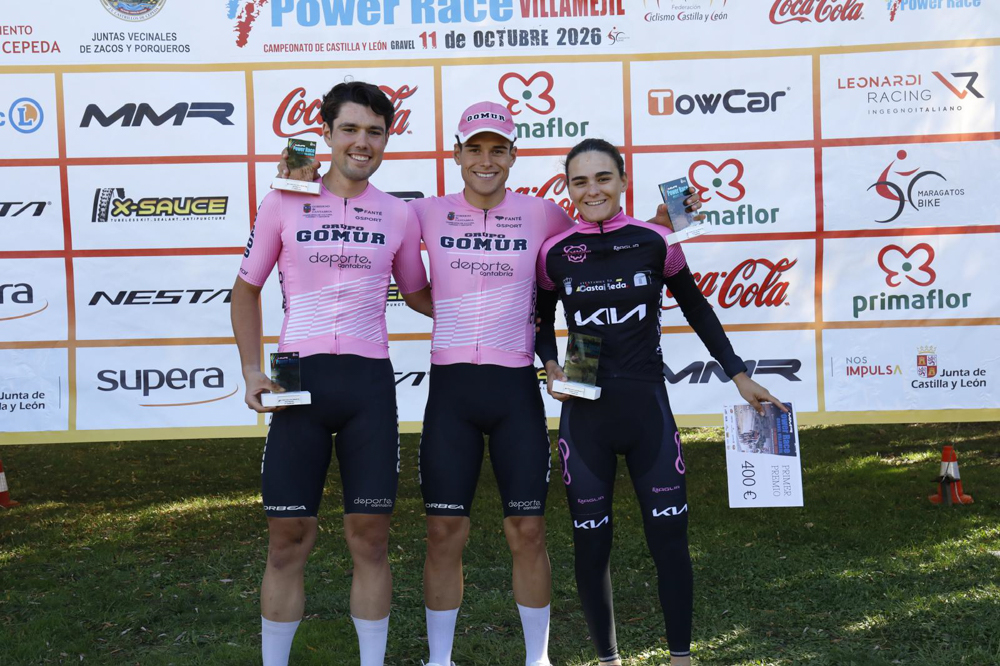 Álex Agüero, Sergio Gutiérrez y Carlota Casanueva son los tres ciclistas cántabros que obtuvieron premio. FOTO: Gonzalez Sport Press
